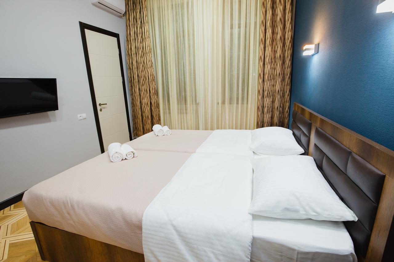Garden Side Tbilisi Hotel Ngoại thất bức ảnh