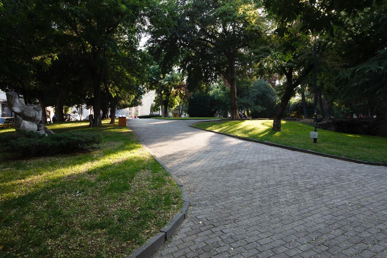 Garden Side Tbilisi Hotel Ngoại thất bức ảnh