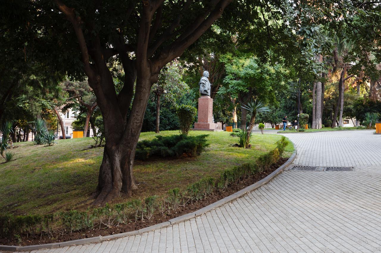 Garden Side Tbilisi Hotel Ngoại thất bức ảnh